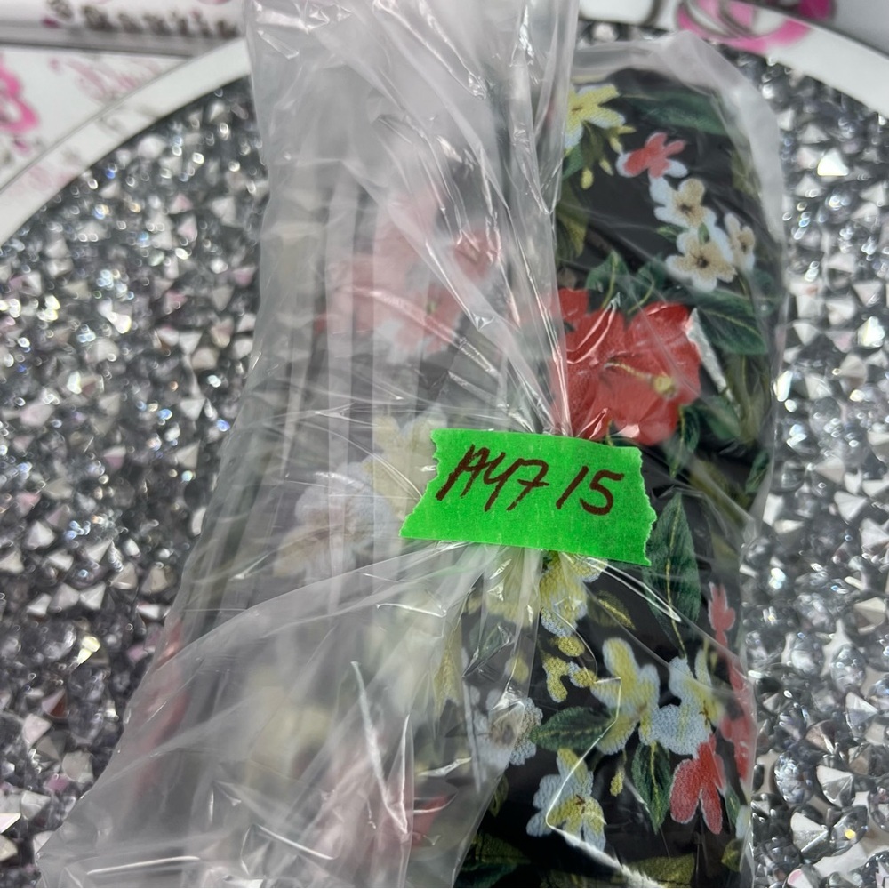 Liz Claiborne Button up Hawaiian πΊ print flowers Black Floral Button-Down Shirt - Picture 10 of 10